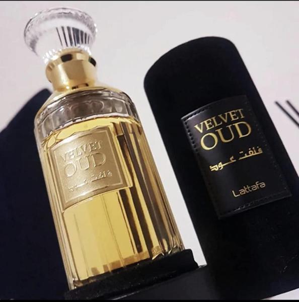 Velvet Oud Eau de parfum en flacon vaporisateur